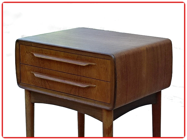 chevet danois teck J. Andersen