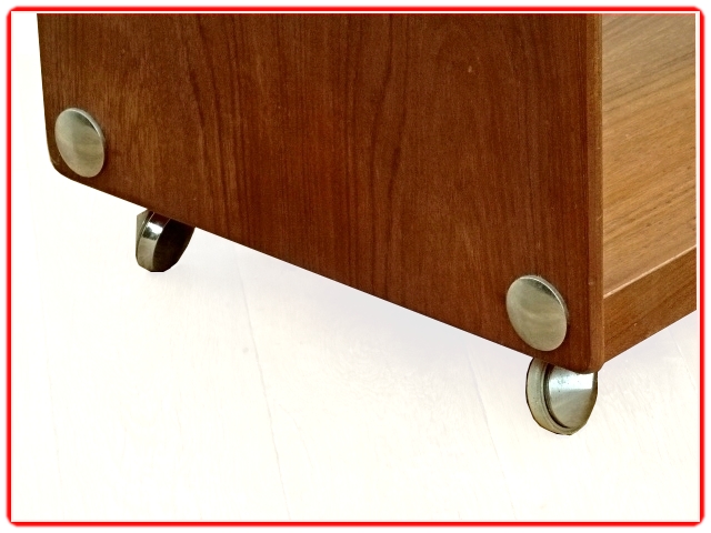 Table basse modèle tulip G.PLAN V. WILKINS