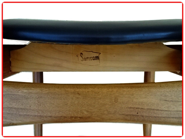 chaises Samcom estampillées