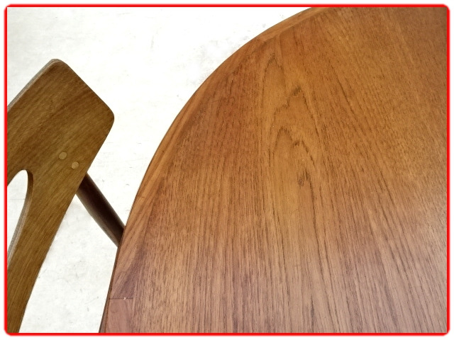 Table H. W. Klein en teck SAMCOM Danois