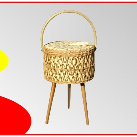 Boite à couture travailleuse en rotin vintage