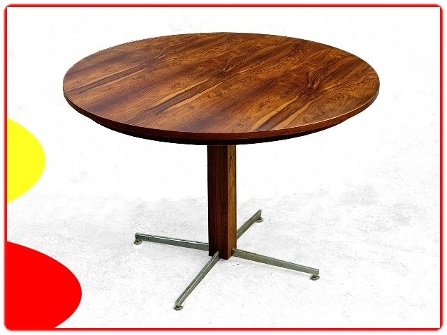 Table en palissandre jacaranda Jorge Zalszupin design moderniste 1960