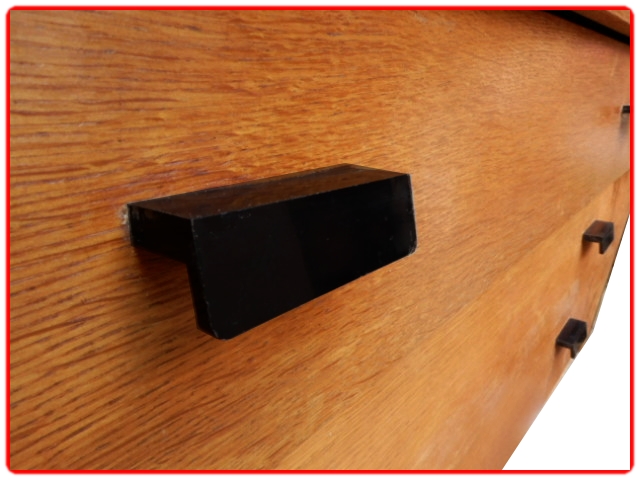 Commode vintage poignées bakélite