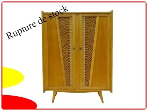 Armoire penderie vintage en rotin