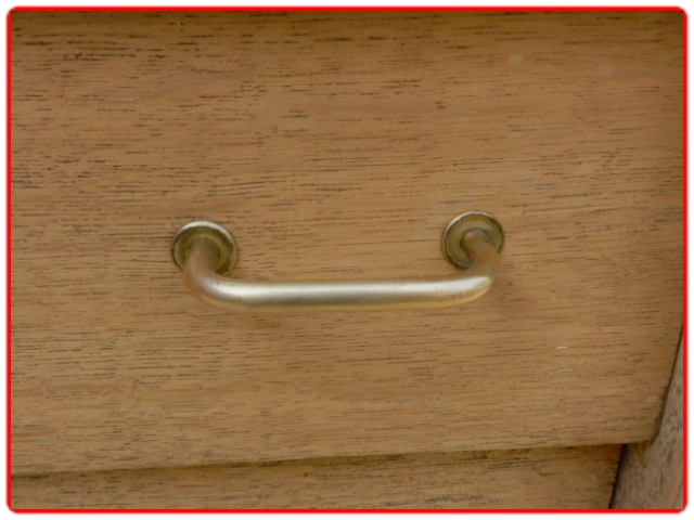 Commode vintage sous vasque salle de bains