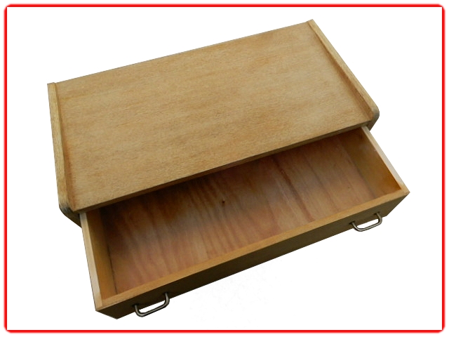 Commode vintage bois clair pieds compas