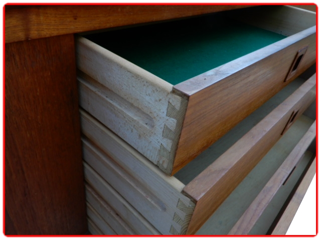 Enfilade en teck par H. W. Klein 1960