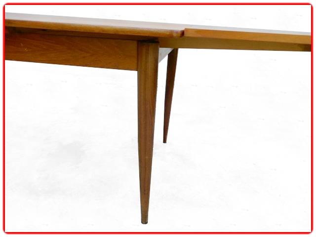 Table à manger extensible scandinave vue pied