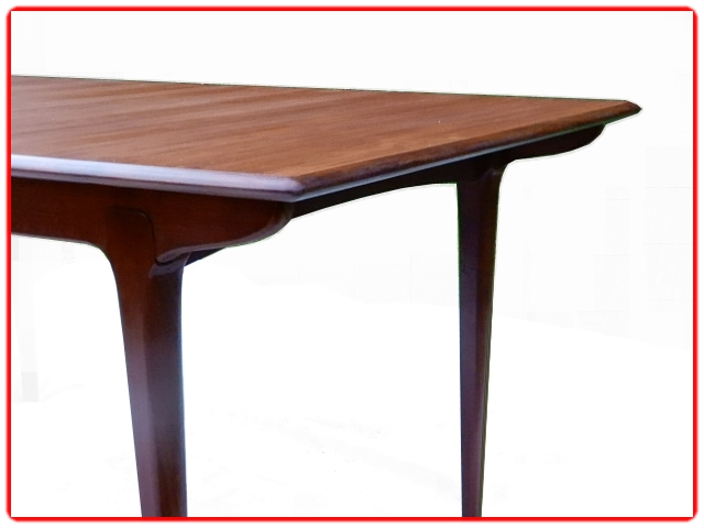 Table de repas scandinave teck