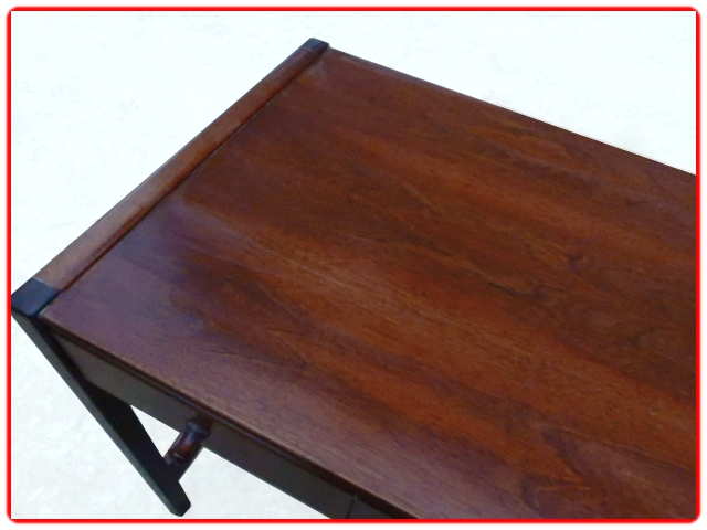 bureau design scandinave teck 5 tiroirs