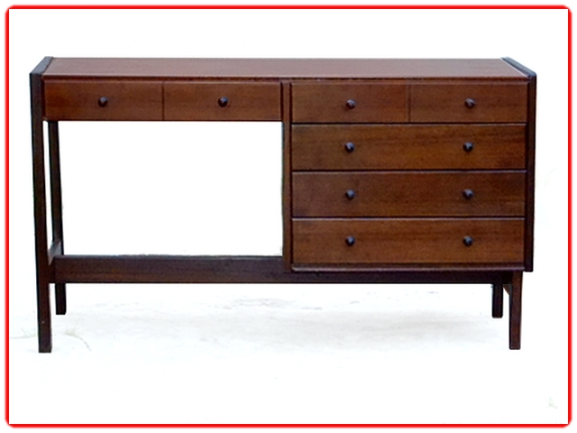 bureau design scandinave teck 1970