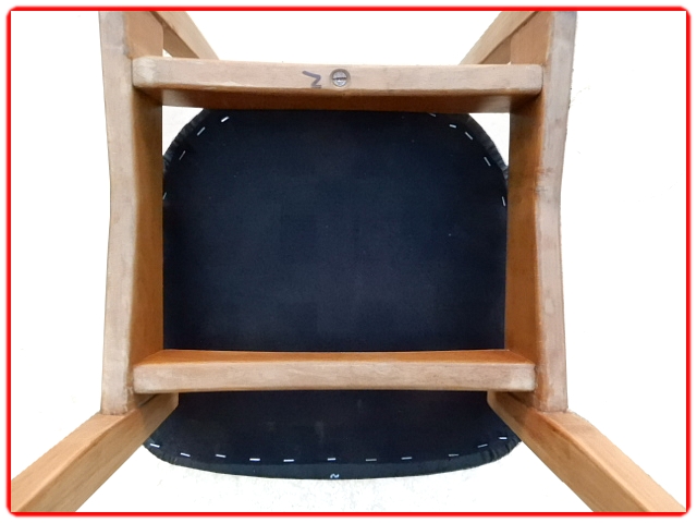 Chaises svaninave vintage retapissées