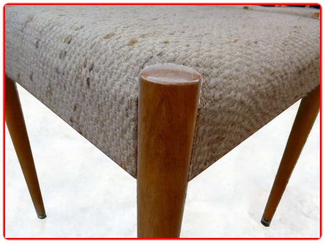 Chaises scandinave rénovées