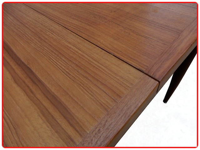 Table en teck de repas scandinave