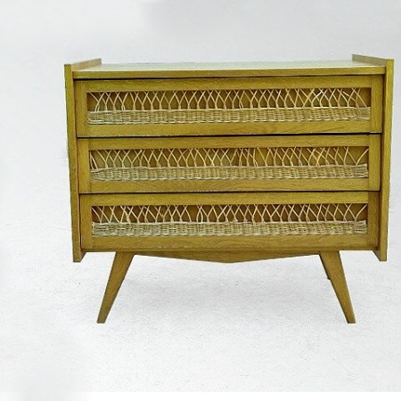 commode en rotin pieds compas