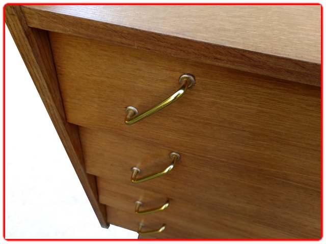 commode vintage rénovée