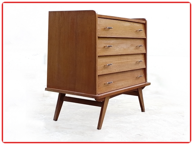 commode vintage atypique inclinée