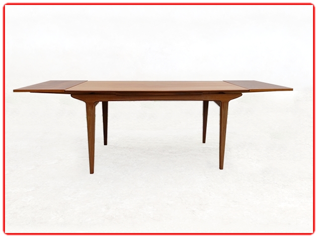 Table à manger vintage scandinave