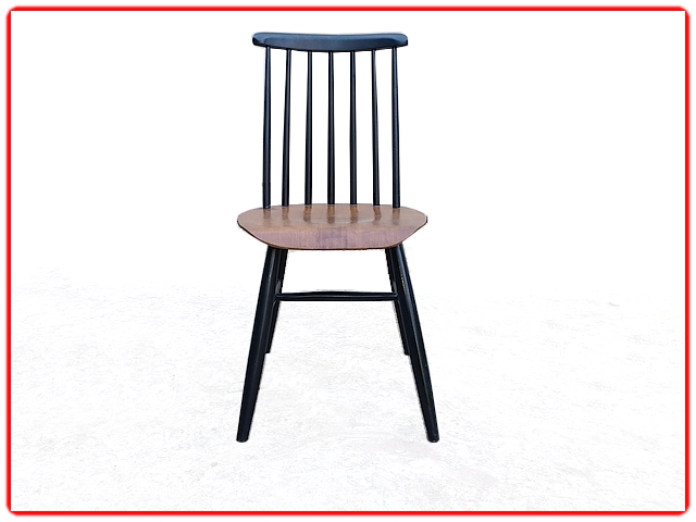 Chaises d'Ilmari Tapiovaara Fanett