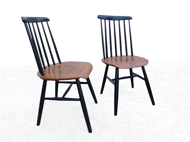 Chaises Fanett Ilmari Tapiovaara teck