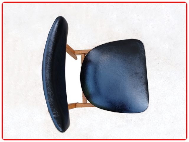 Chaises vintage bois clair et skai