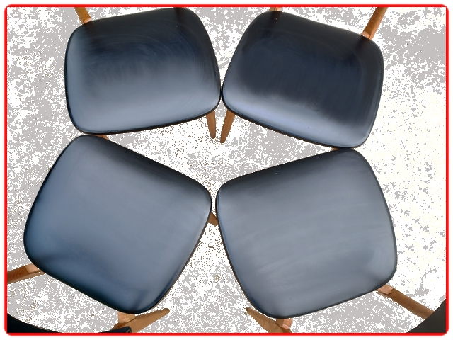 Chaises vintage bois et skai