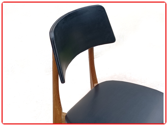 Chaises vintage bois massif et skai