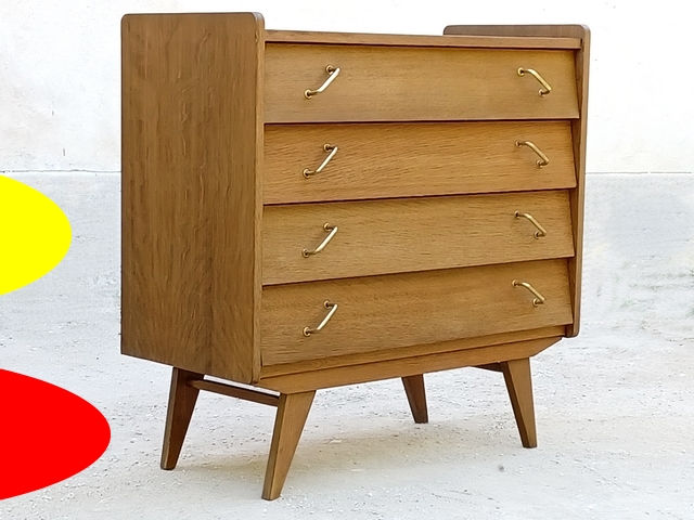 commode vintage rénovée pieds compas