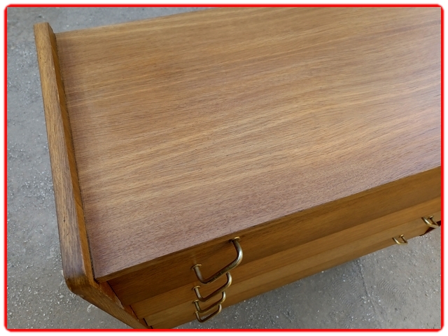 commode vintage rénovée