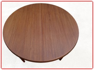 Table danoise ronde ovale teck estampillée