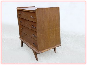 commode vintage chambre pieds compas