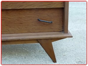 commode vintage pieds compas