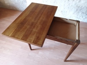 Table de jeux ou de repas portefeuille