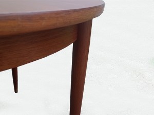 Table à manger vintage scandinave
