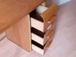 Bureau d'enfant vintage 1950