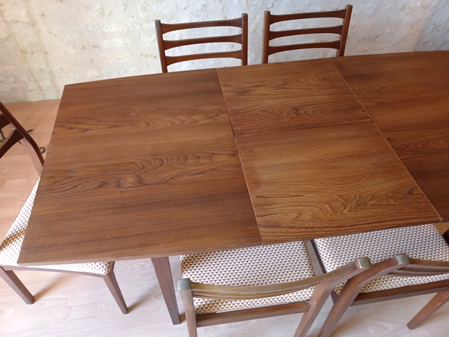 Table scandinave teck