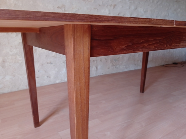 Table scandinave teck
