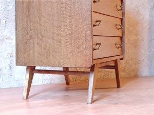 Commode vintage pieds compas