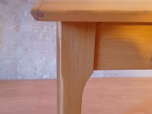 Table d'écriture vintage 1980 bois massif clair