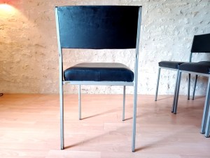 Chaises vintage 1950 salle de conférence