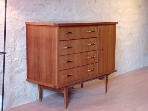 Buffet vintage rétro