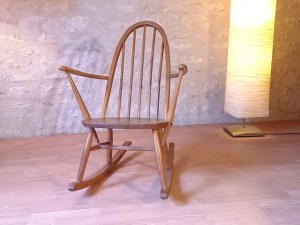 Chaise à bascule Ercol années 60