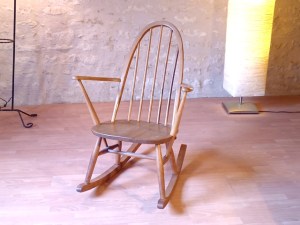 rocking chair Ercol bois massif