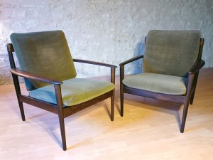 Fauteuils Grete Jalk PJ 56 palissandre