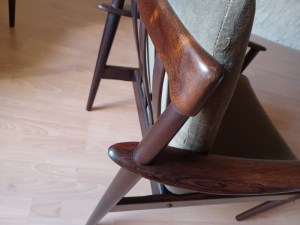 Fauteuils Grete Jalk PJ 56 palissandre