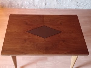 Table portefeuille en noyer vintage