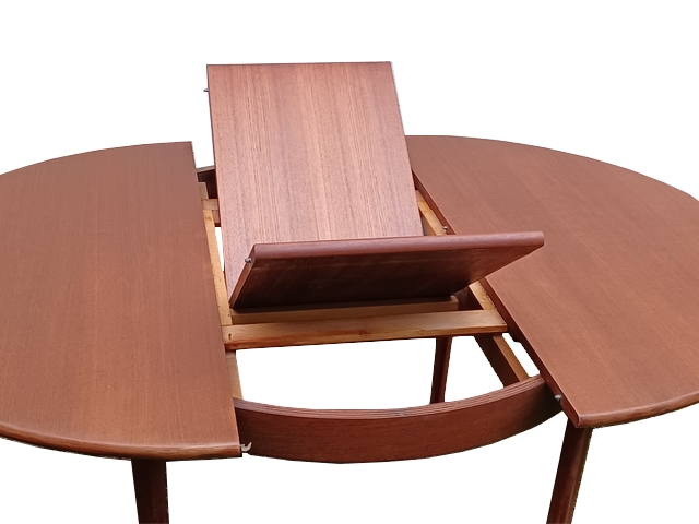 Table de salle à manger en teck scandinave