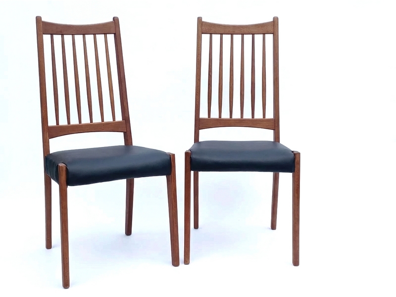 Chaises scandinaves teck dossier haut vintage 1960 rénovées